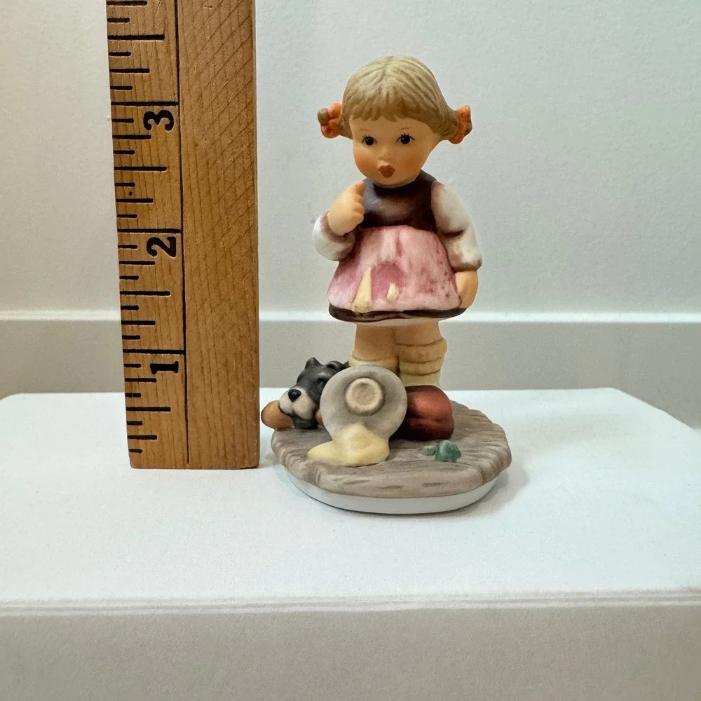 Goebel Berta Hummel Oops! Figurine BH 125 Nobodys Perfect Collection Box COA